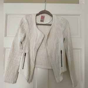 Go make noise white jacket